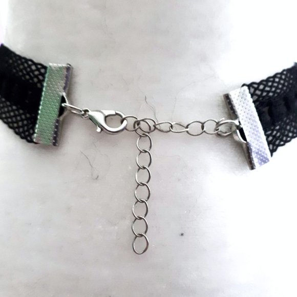 Lace Flower Cameo Victorian Pendant Choker - Picture 3 of 4